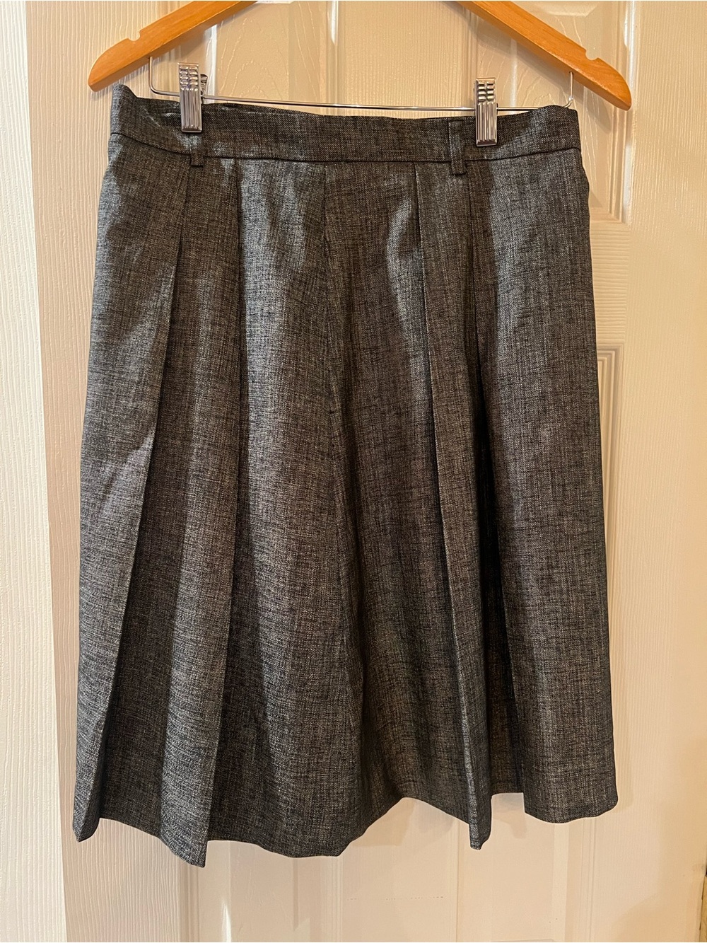 Anne Klein Gray Pleated A-Line Skirt